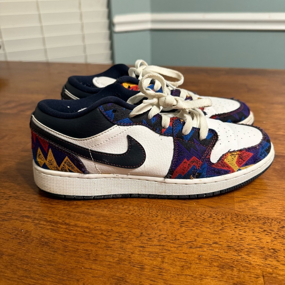 Nike Air Jordan 1 Low SE 'Nothing But Net' sneakers size 6 youth white black